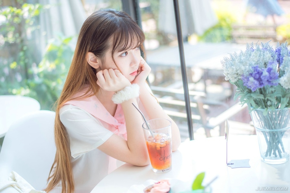 生活不是只有爱情，但你是我的生活。